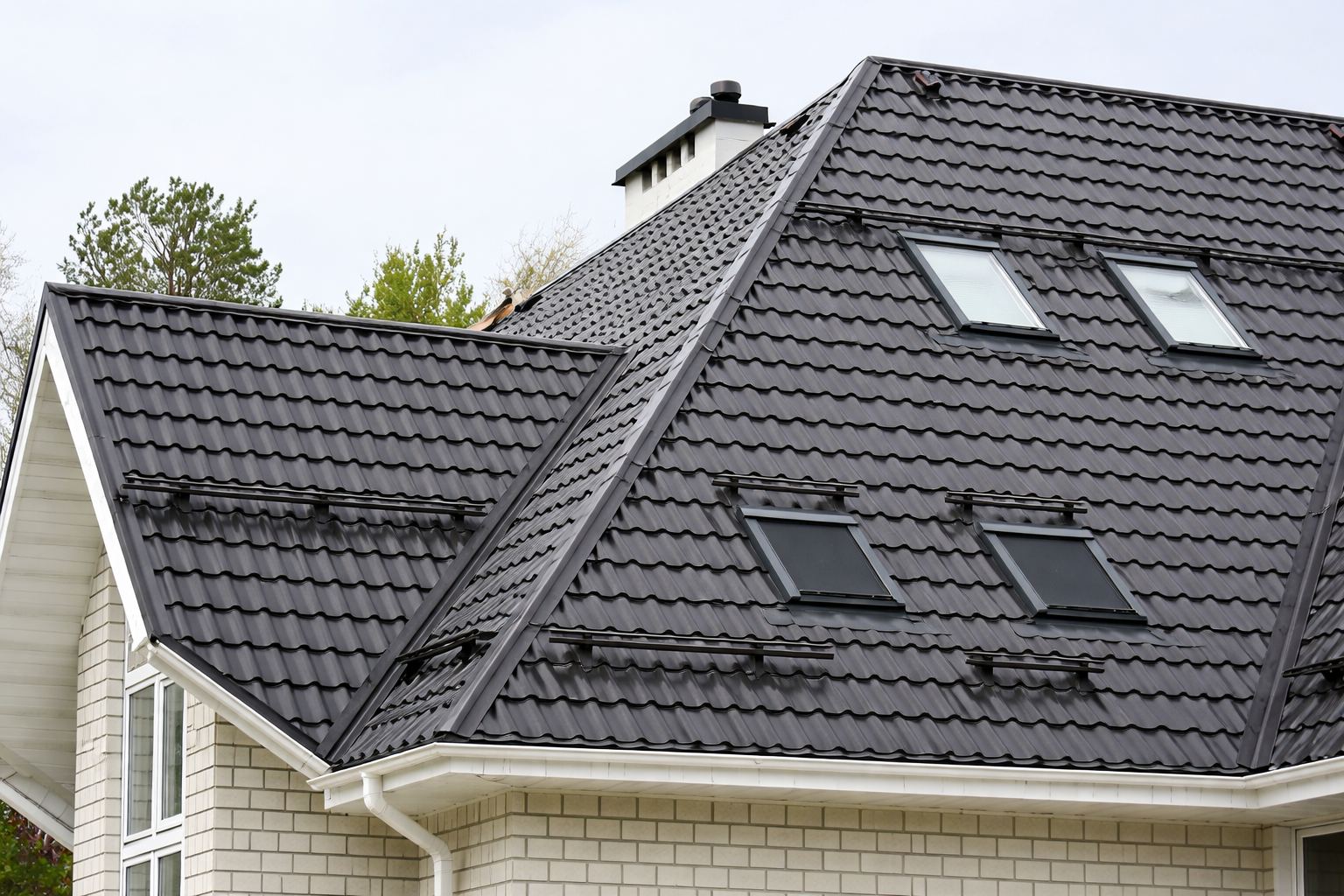 Кровля из металлочерепицы Экоррей